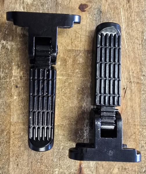 Fussrasten Set hinten uni schwarz