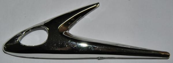 linke Zierabdeckung chrom