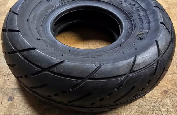 Reifen 3.50 - 4 Strassenprofil